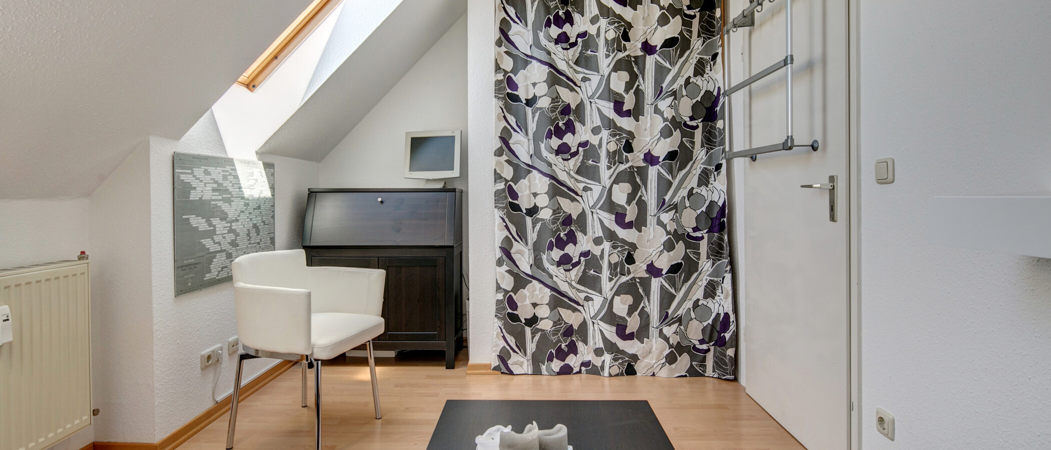 attic apartment München Haidhausen 04 guest room 9579