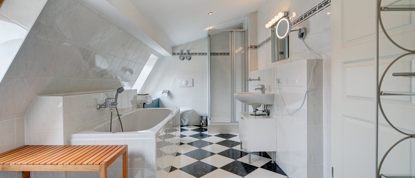 maisonette München Lehel 01 bathroom 9580