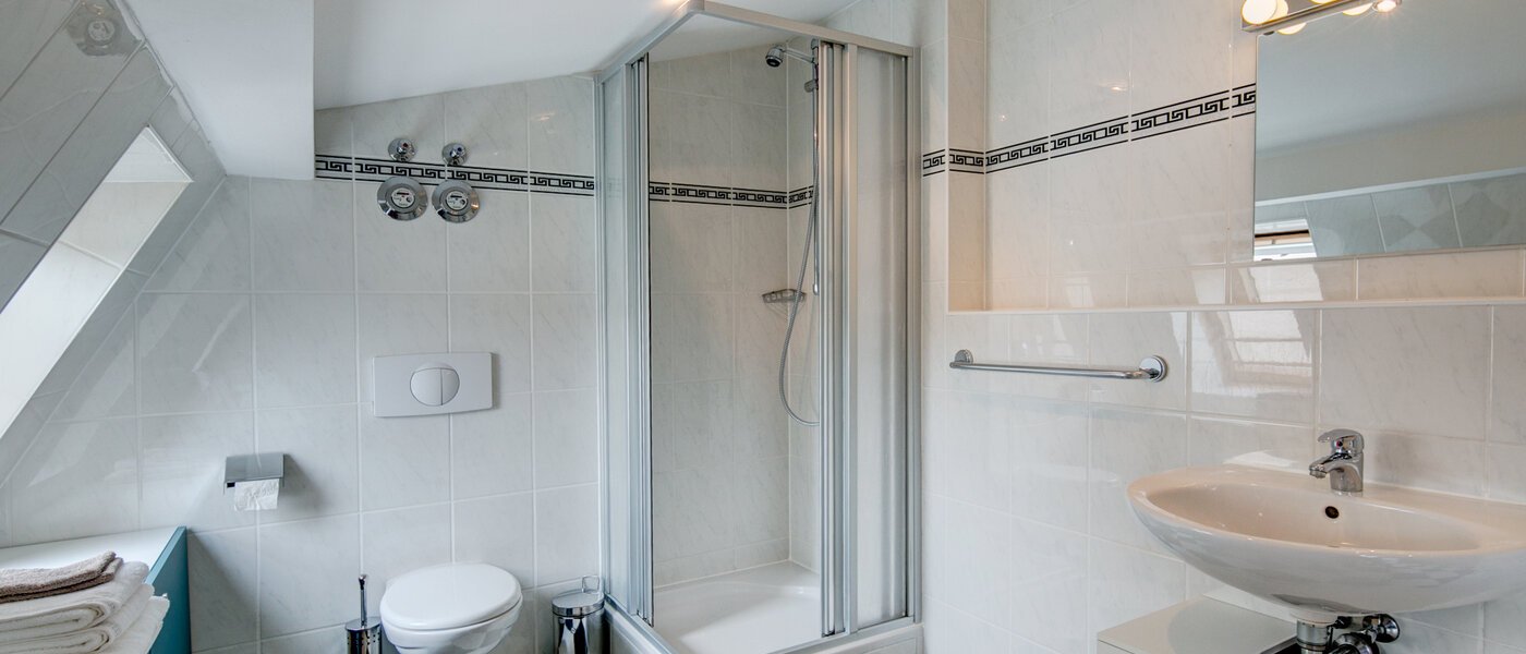 maisonette München Lehel 02 bathroom 9580