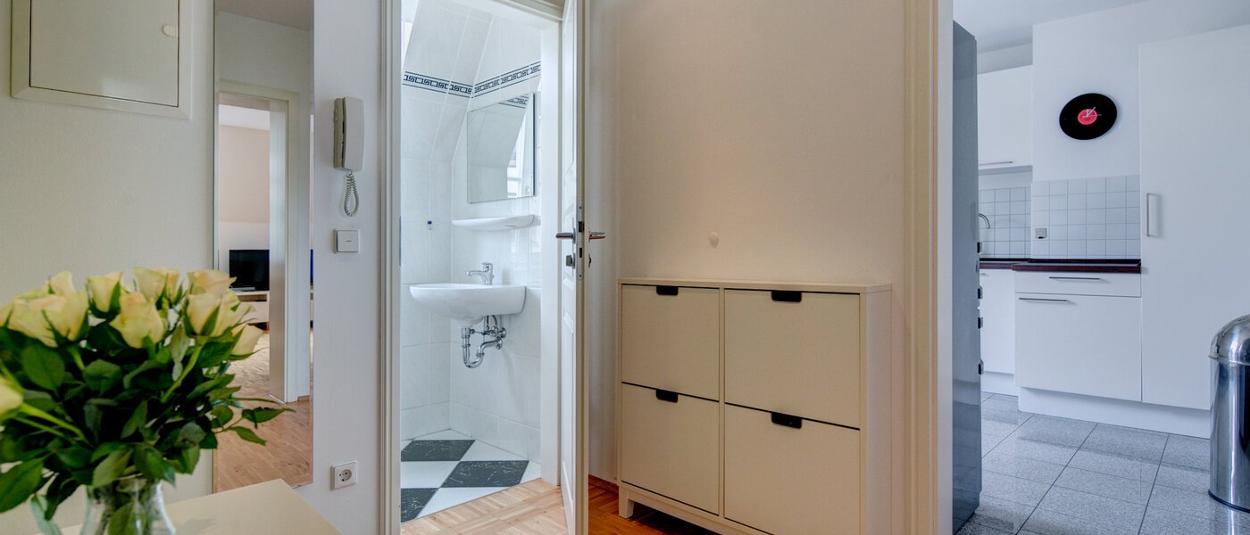 maisonette München Lehel 02 hall 9580