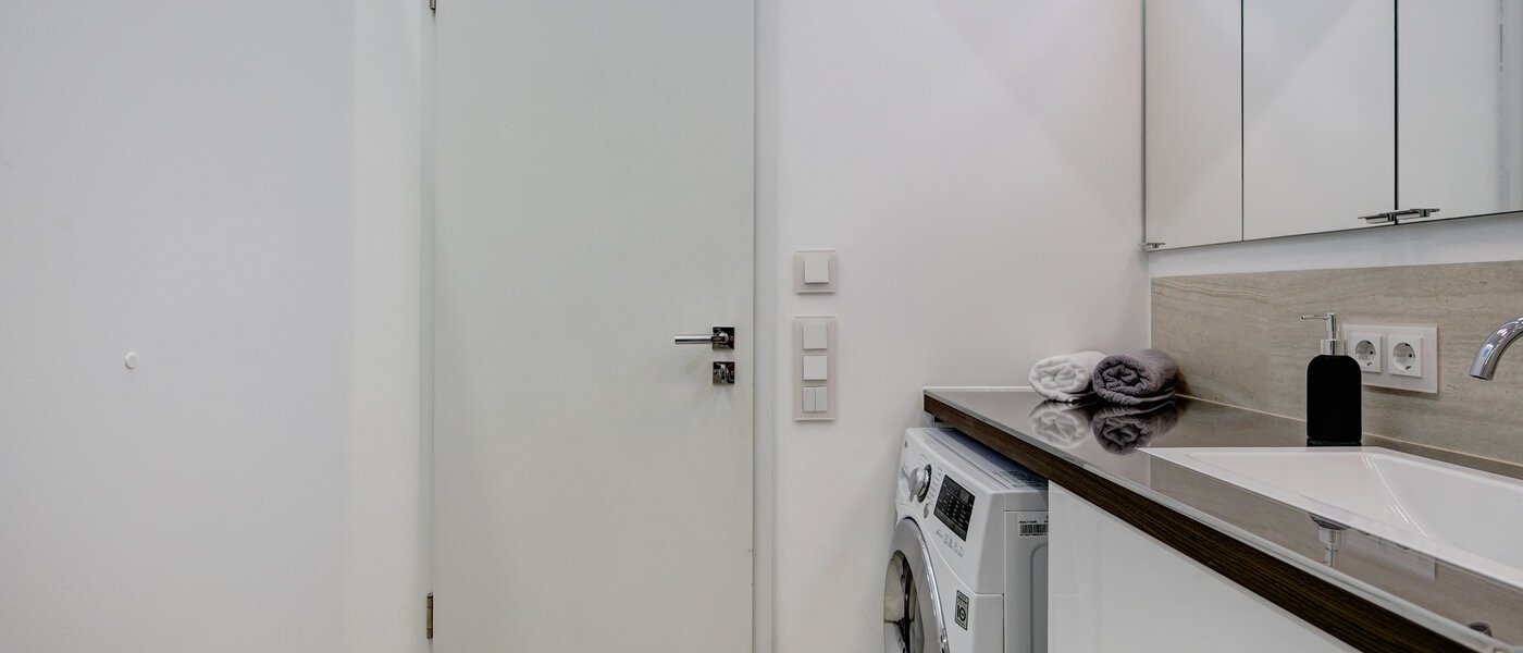 roof terrace apartment München Schwabing-Nord (zw. Belgrad- & Leopoldstraße) 05 bathroom 9584