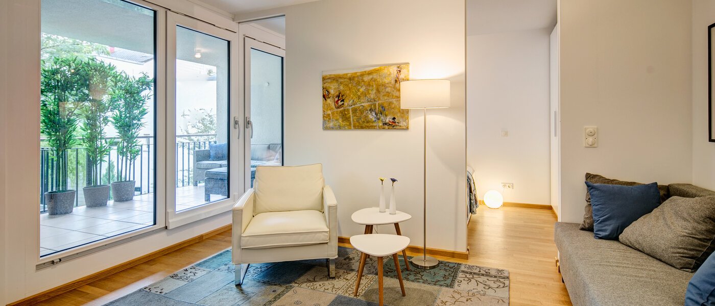 apartment München Glockenbachviertel 02 living room 9591