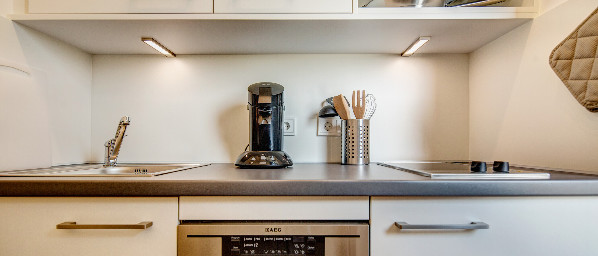 attic apartment München Giesing 01 kitchen 9613
