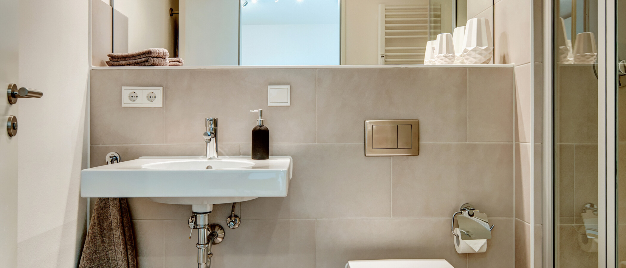 attic apartment München Giesing 01 bathroom 9613