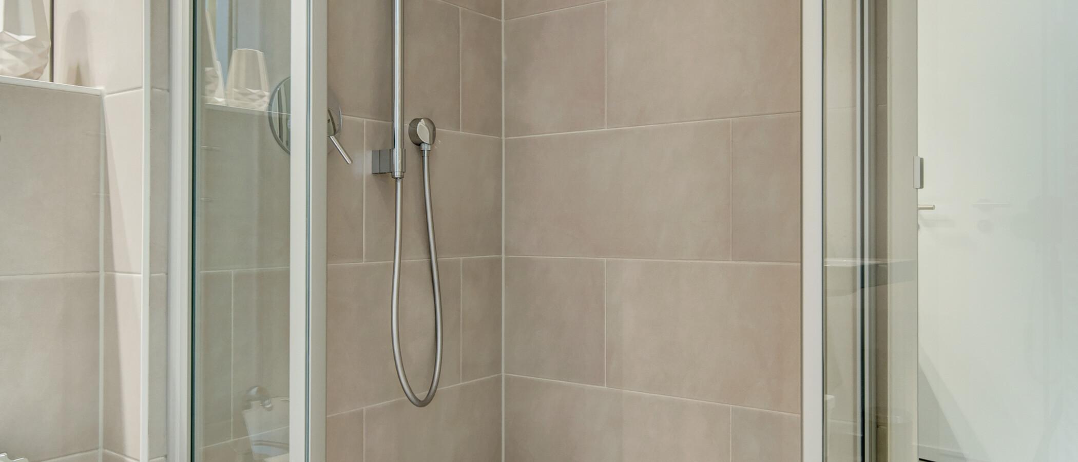 attic apartment München Giesing 02 bathroom 9613