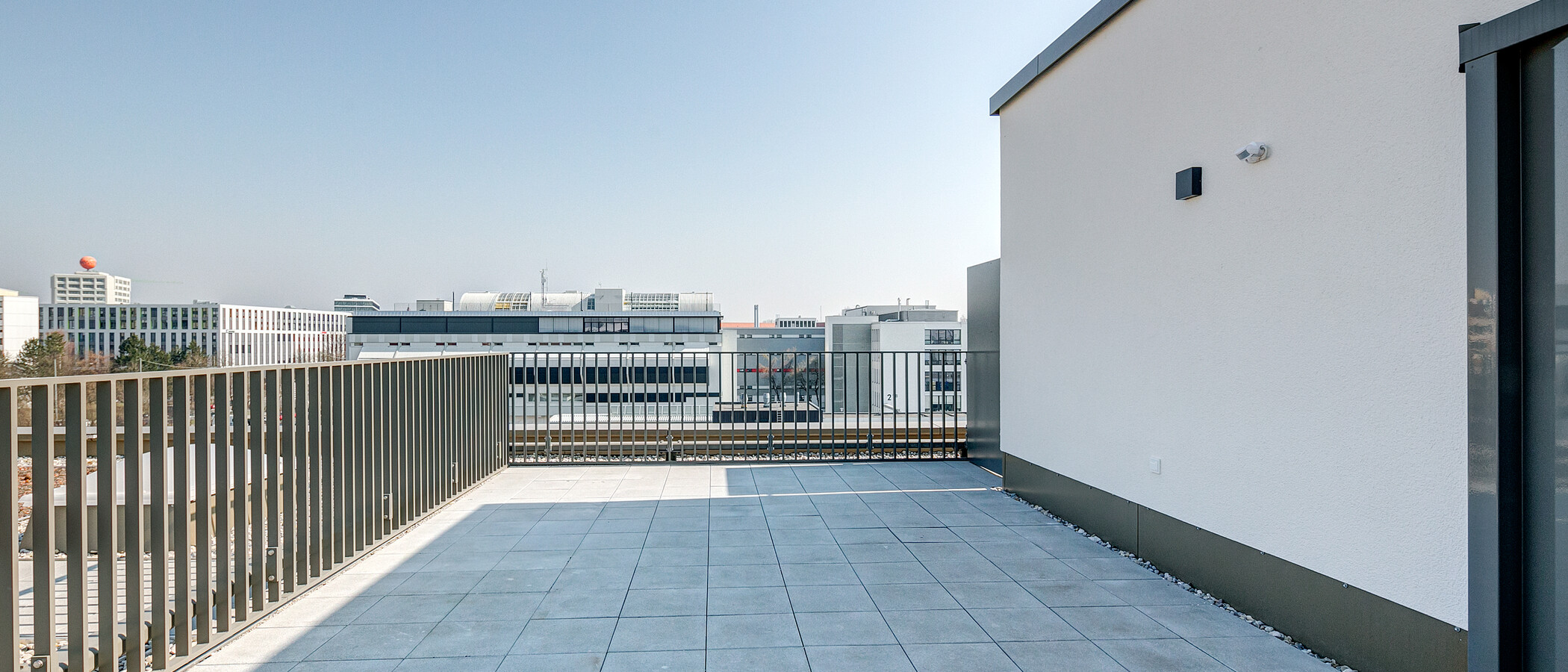 attic apartment München Giesing 01 communal terrace 9613
