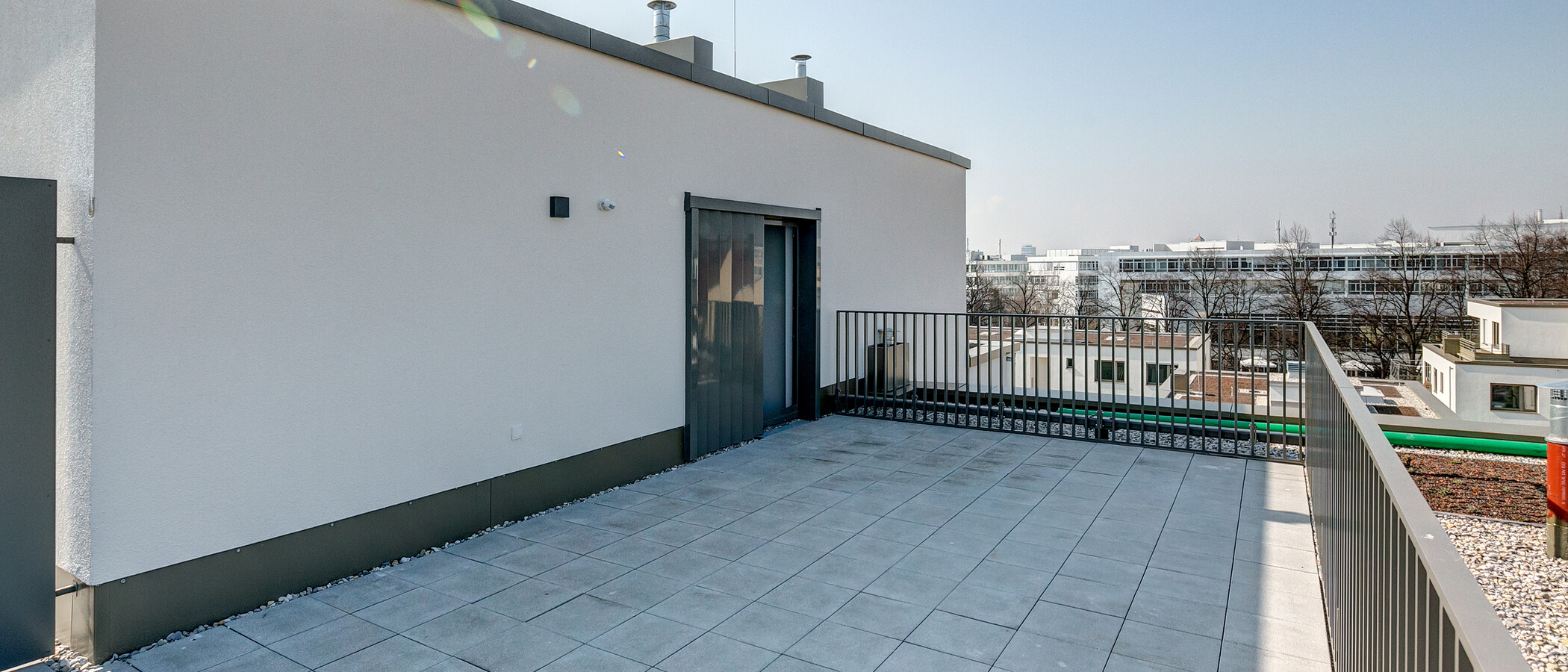 attic apartment München Giesing 02 communal terrace 9613