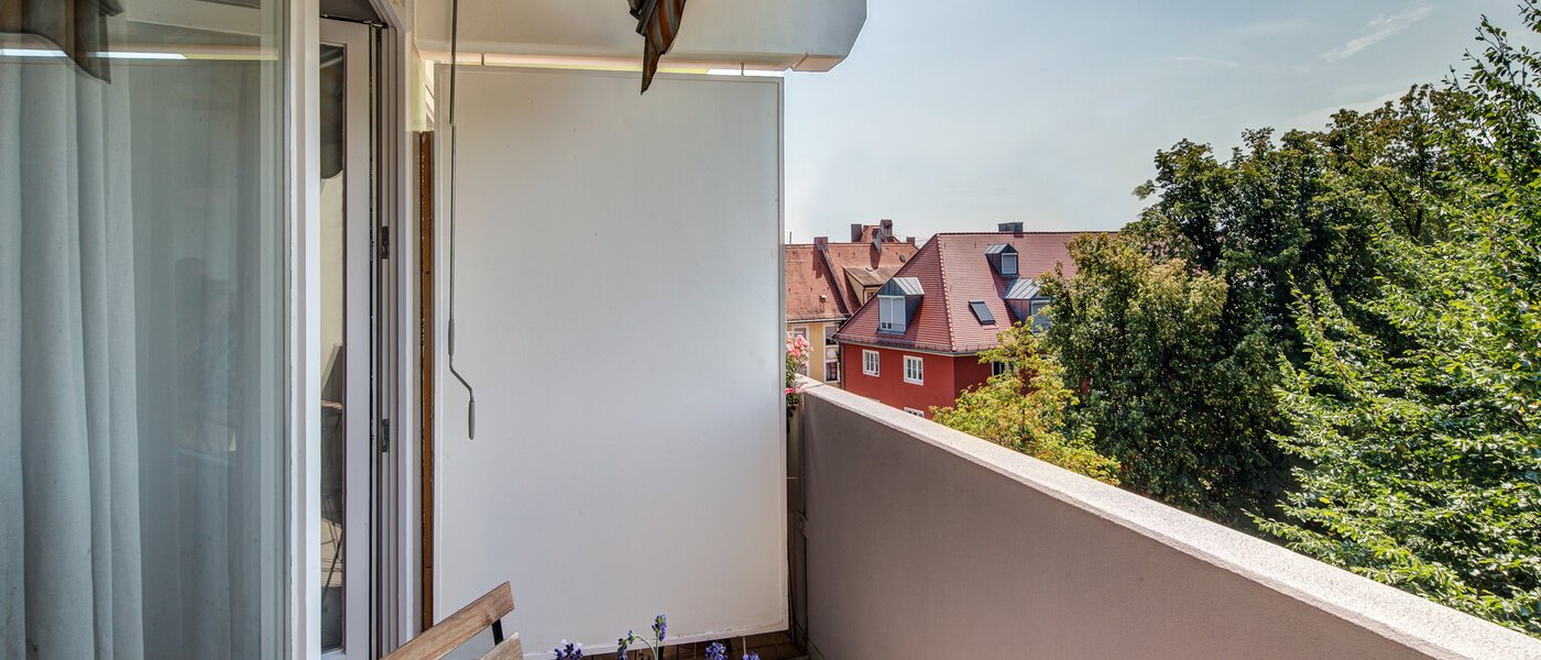 studio München Schwabing-Nord (zw. Leopoldstraße & Englischen Garten) 03 balcony 9622