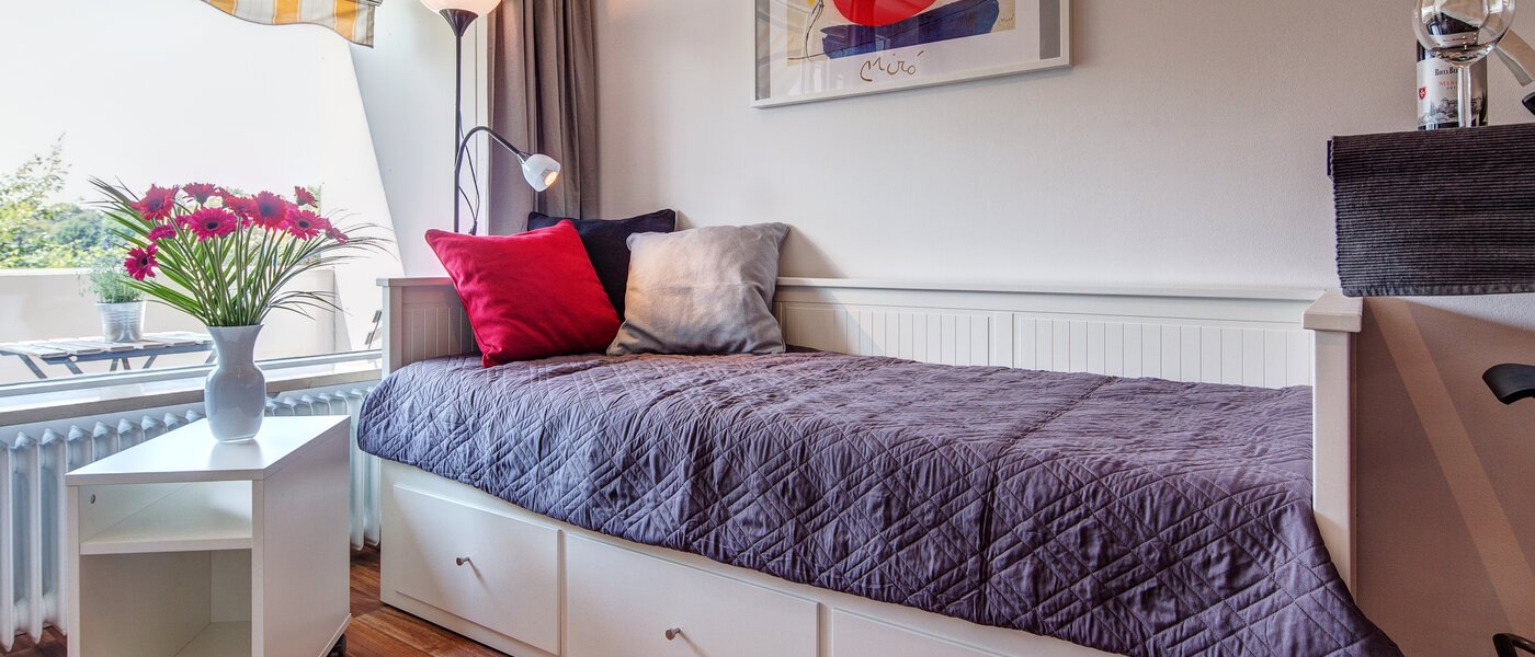 studio München Schwabing-Nord (zw. Leopoldstraße & Englischen Garten) 01 sleeping area 9622