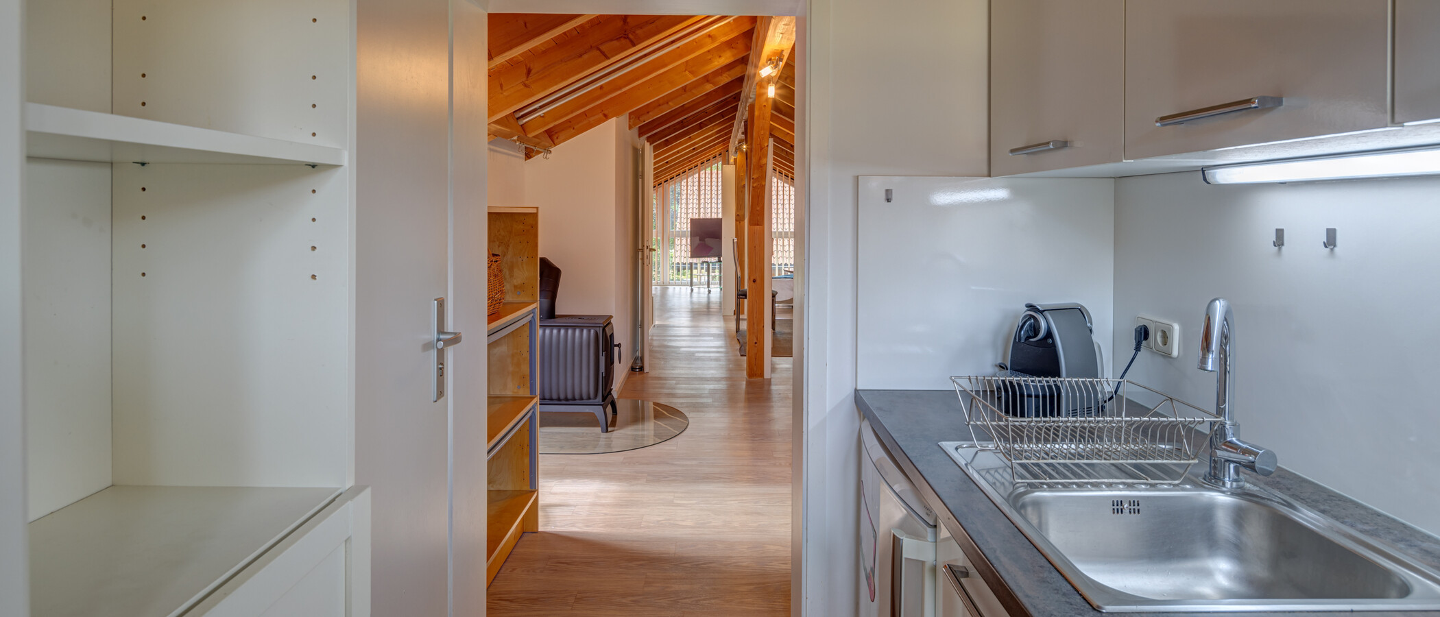 attic apartment Gauting 02 kitchen 9625