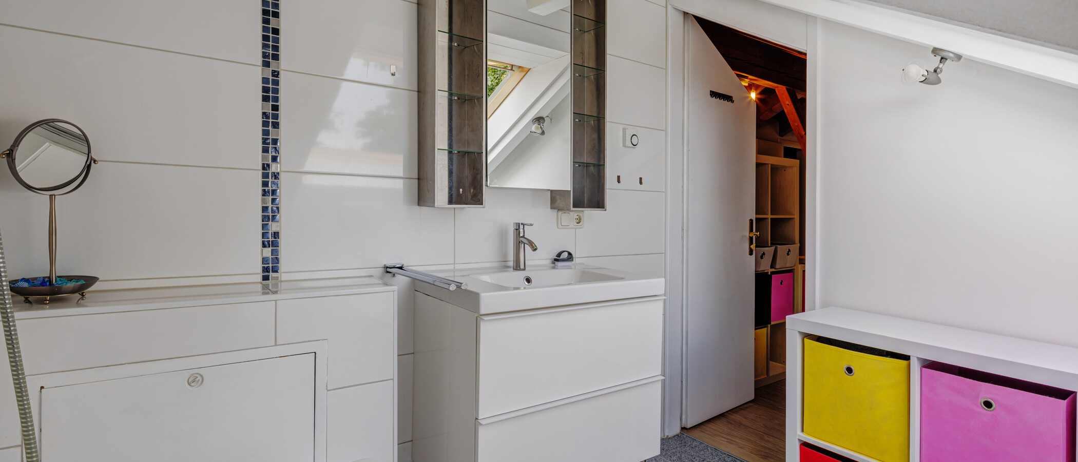 attic apartment Gauting 02 bathroom 9625