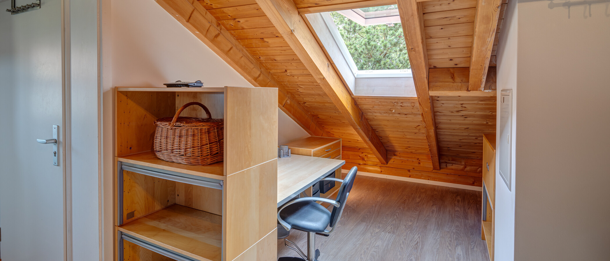 attic apartment Gauting 01 work area 9625