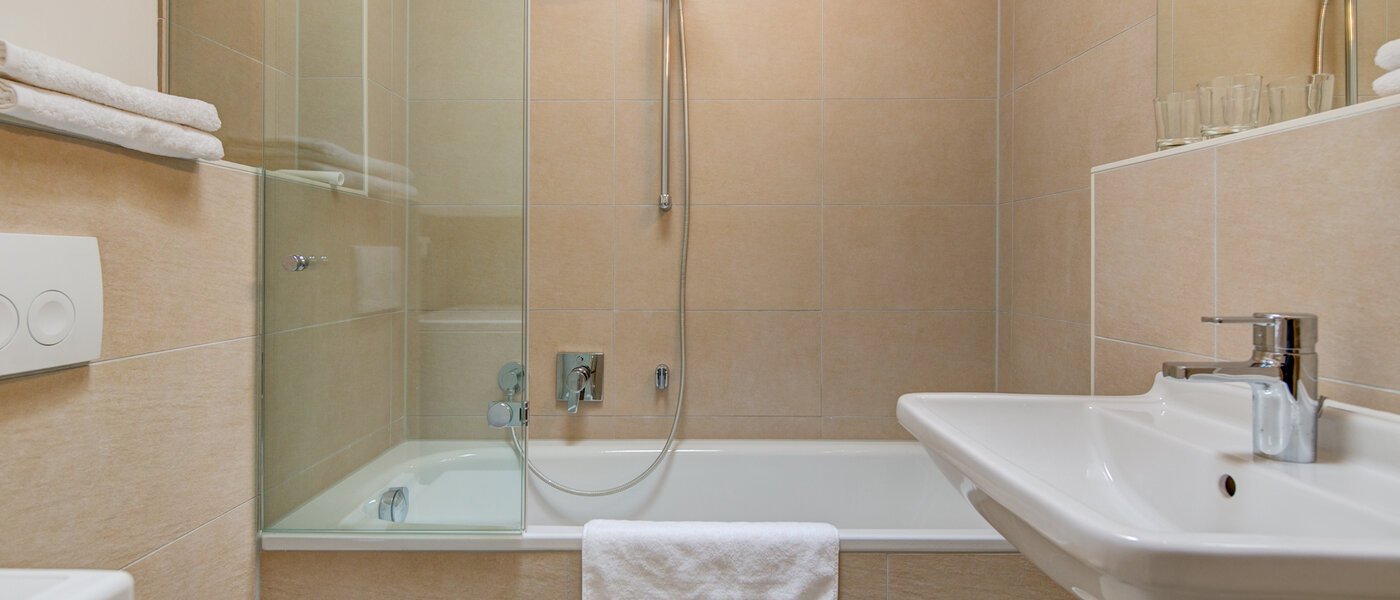 apartment München Großhadern 01 bathroom 9626