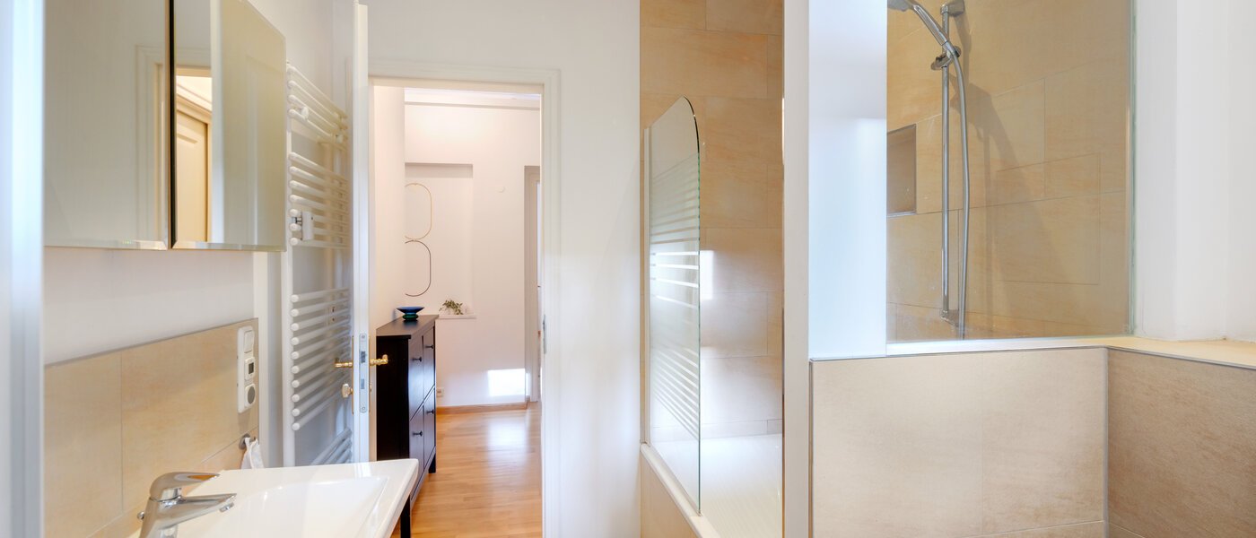 apartment München Haidhausen 02 bathroom 9630