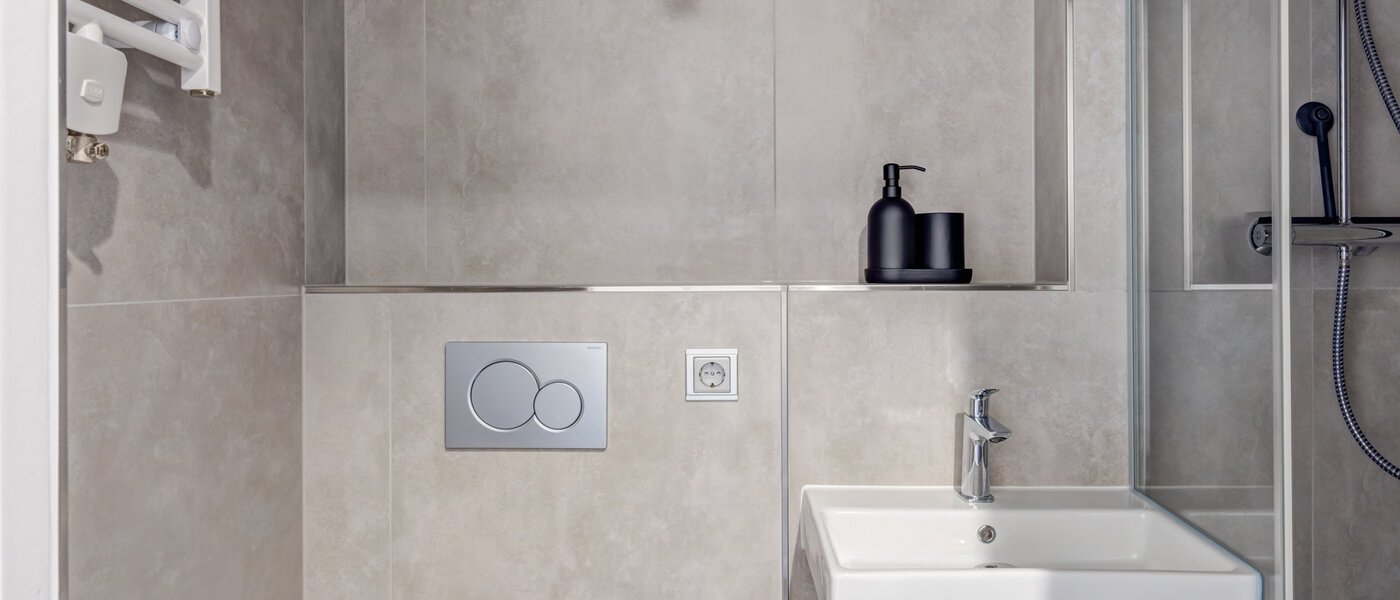 studio München Haidhausen 01 bathroom 9633