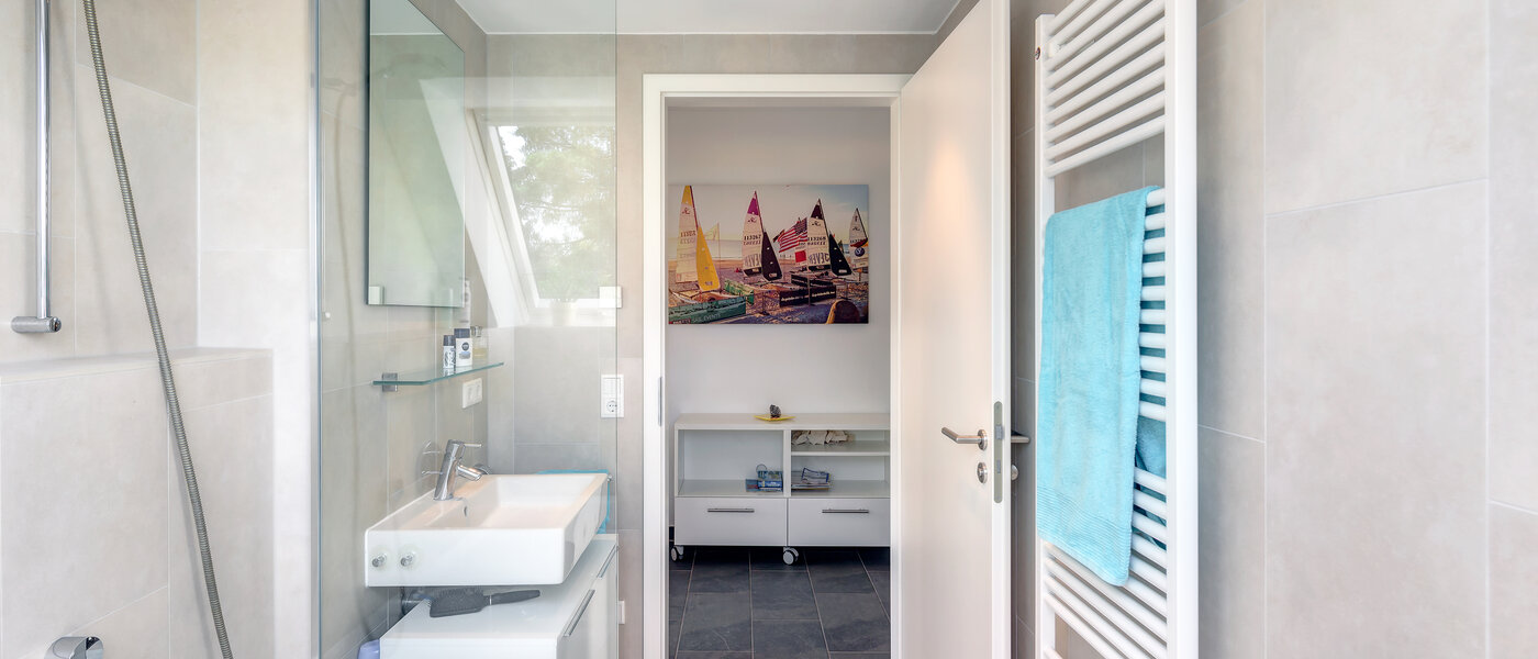 roof terrace apartment München Obermenzing 02 bathroom 9637