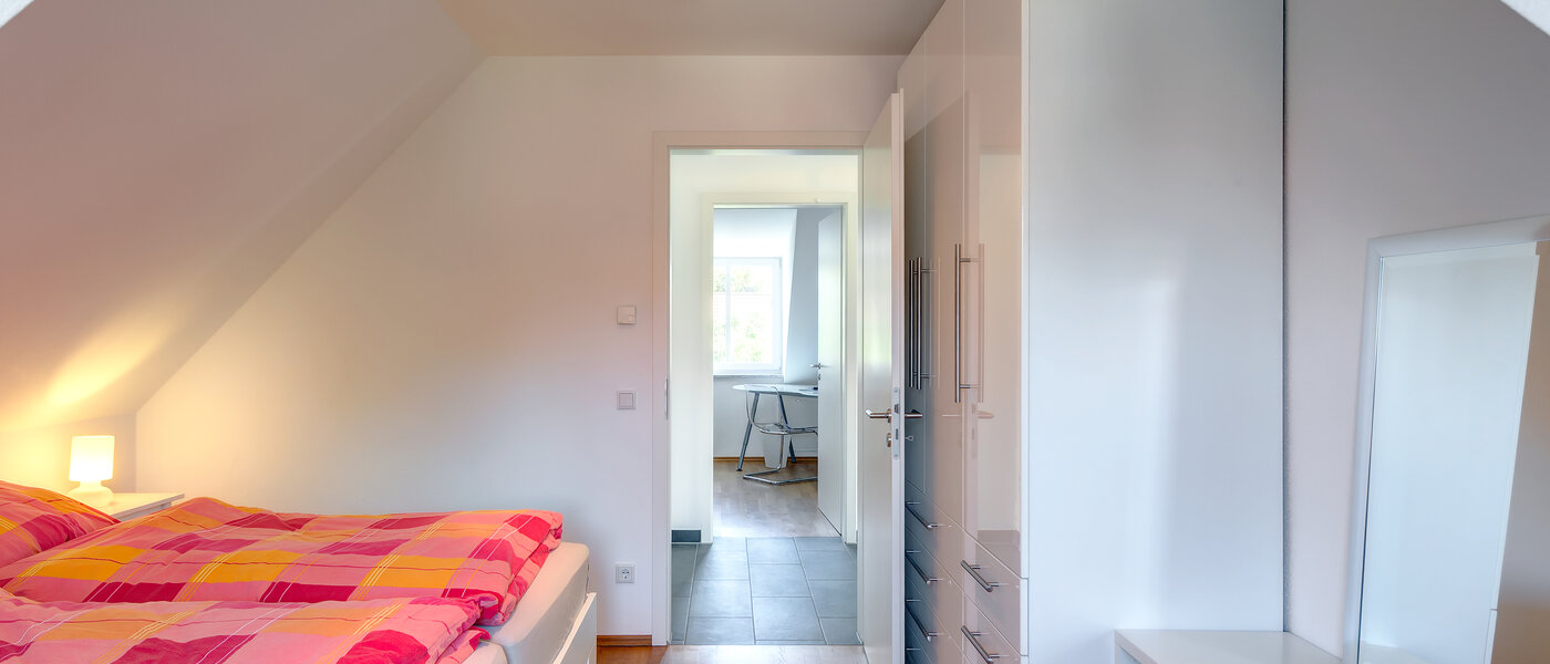 roof terrace apartment München Obermenzing 03 1. bedroom 9637