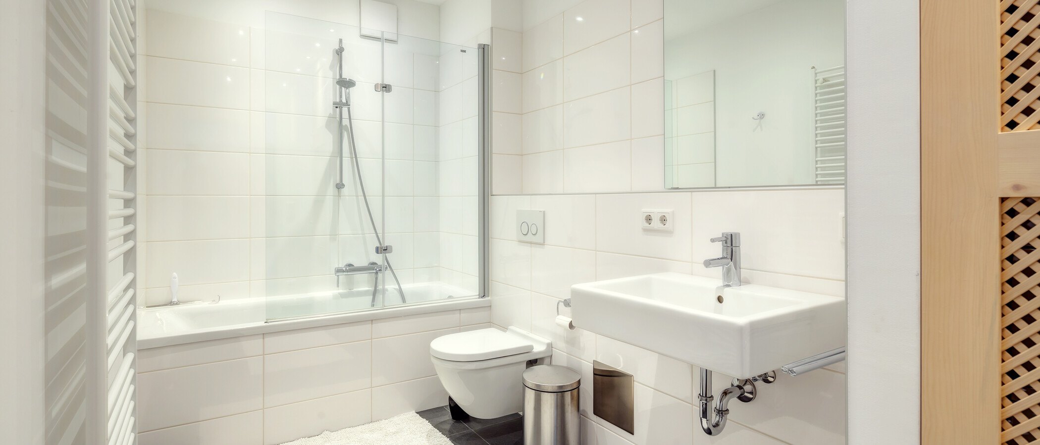 apartment München Neuhausen 01 bathroom 9686