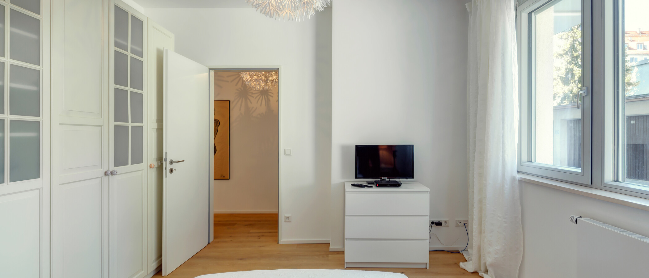 apartment München Neuhausen 04 sleeping area 9686
