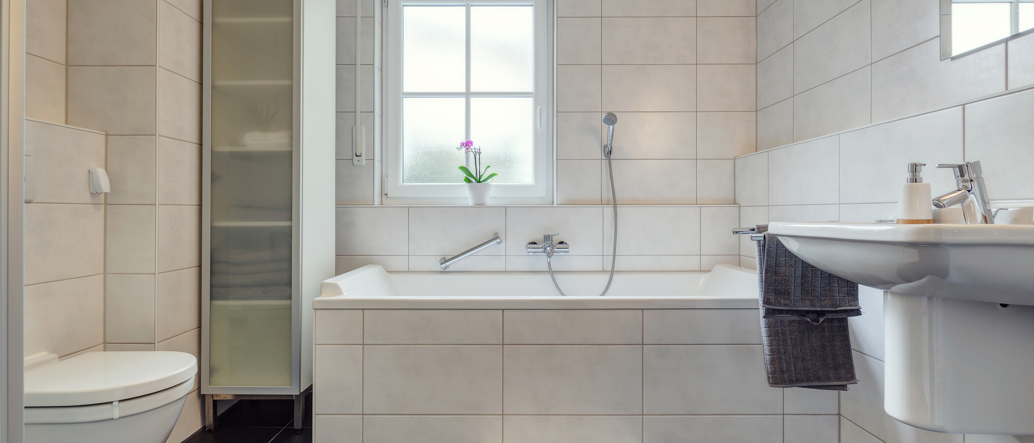 apartment with garden 	 München Forstenried 01 bathroom 9703