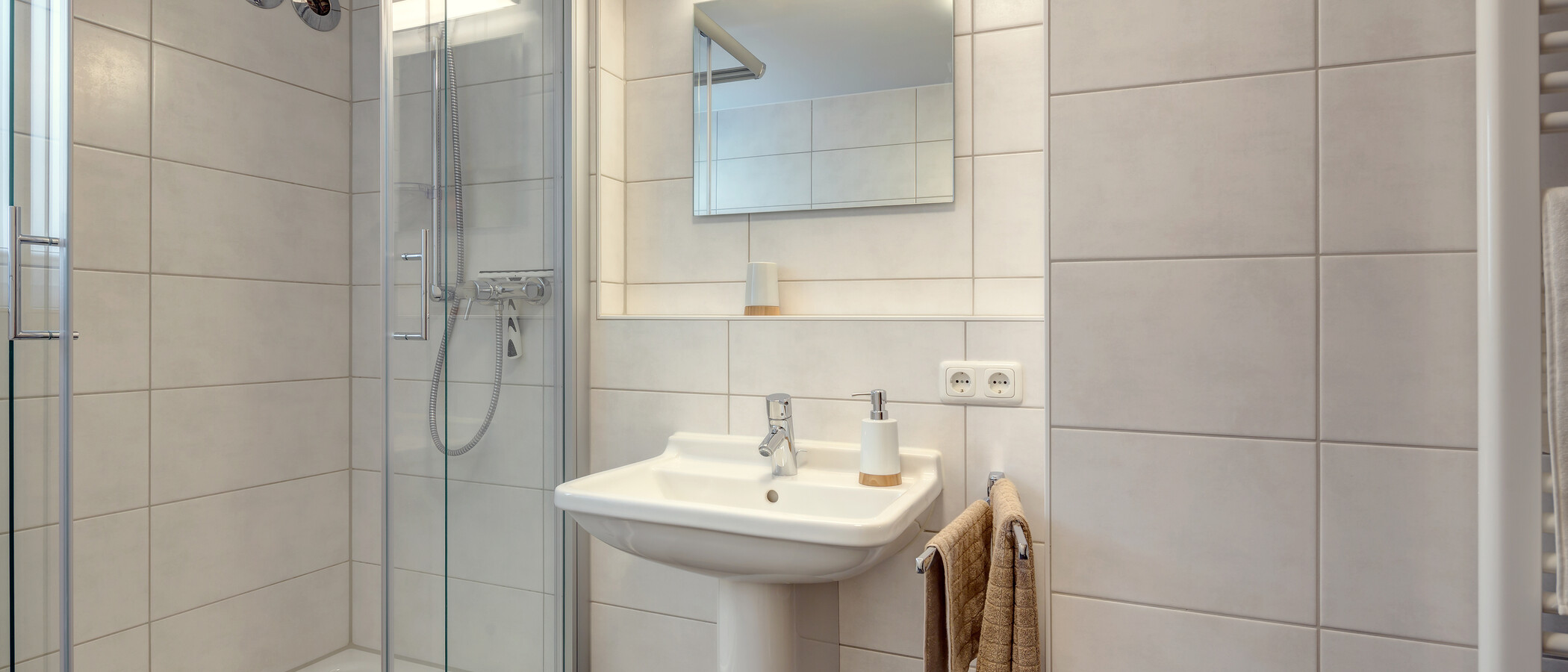 apartment with garden 	 München Forstenried 02 2. bathroom 9703