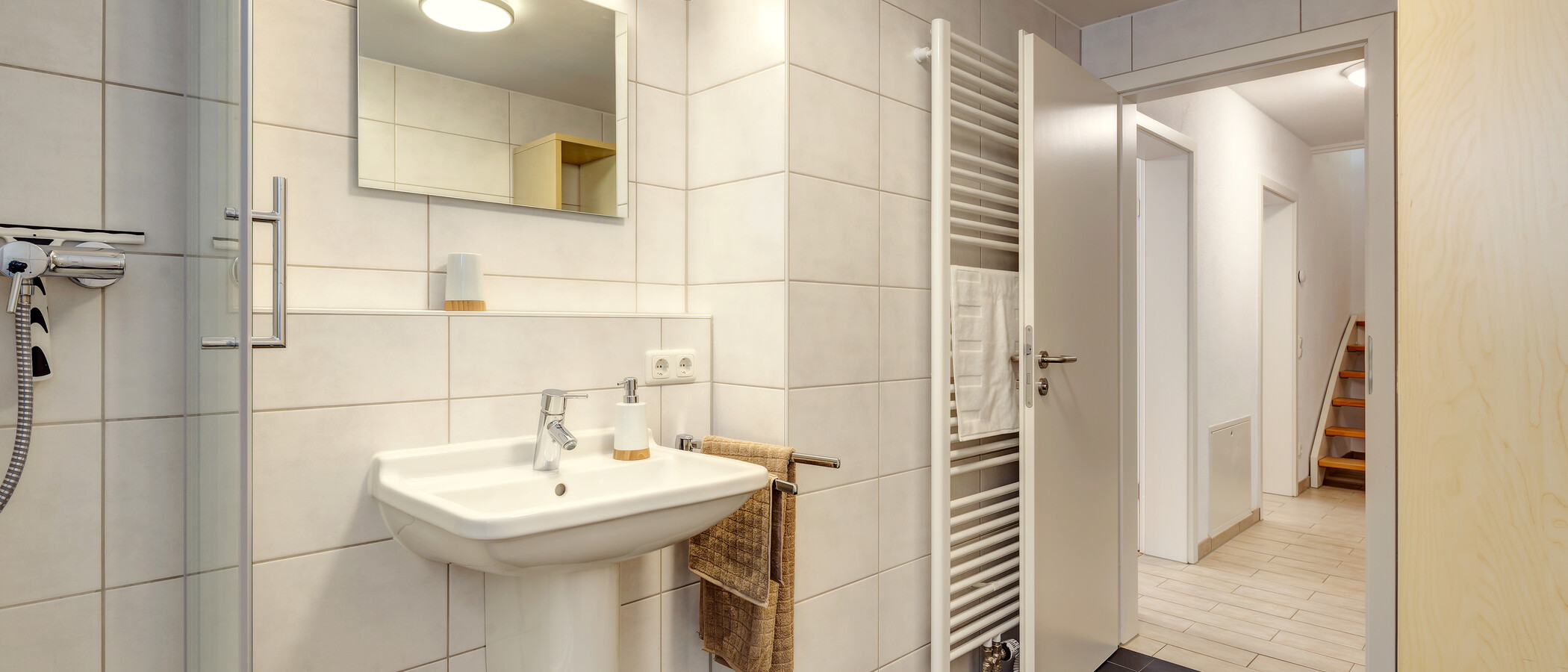 apartment with garden 	 München Forstenried 03 2. bathroom 9703