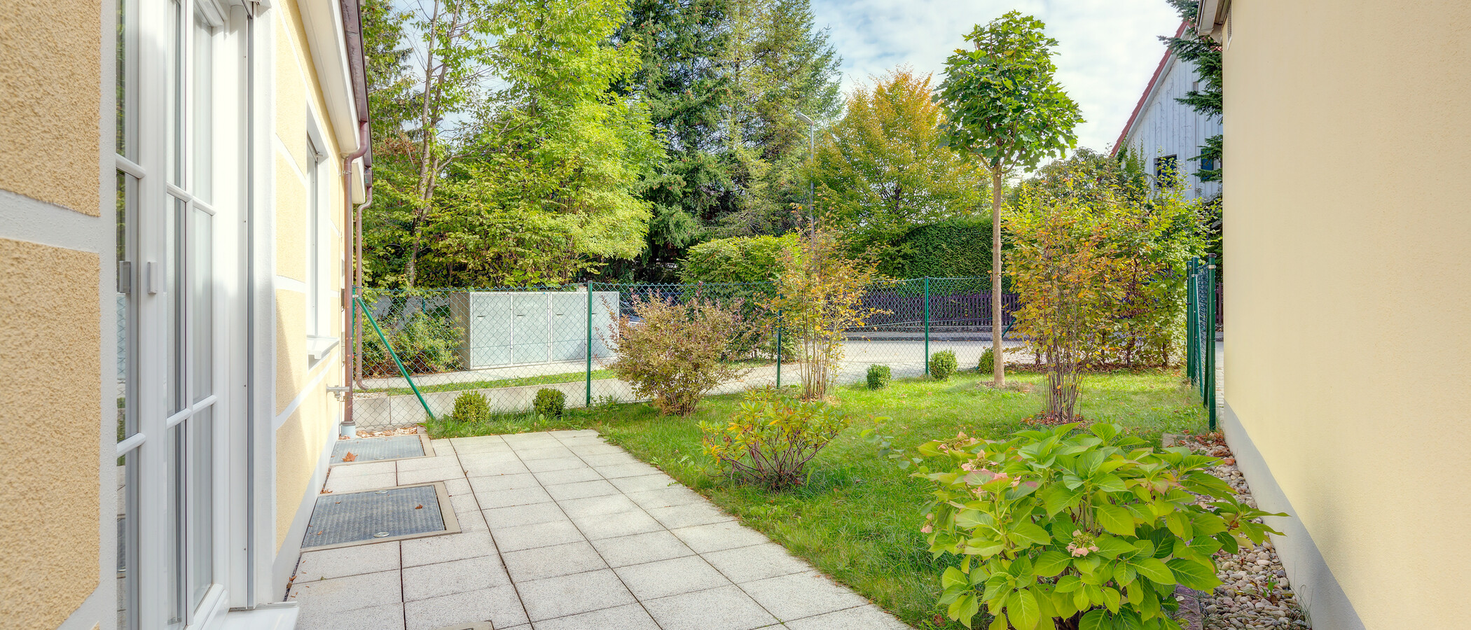 apartment with garden 	 München Forstenried 04 terrace 9703