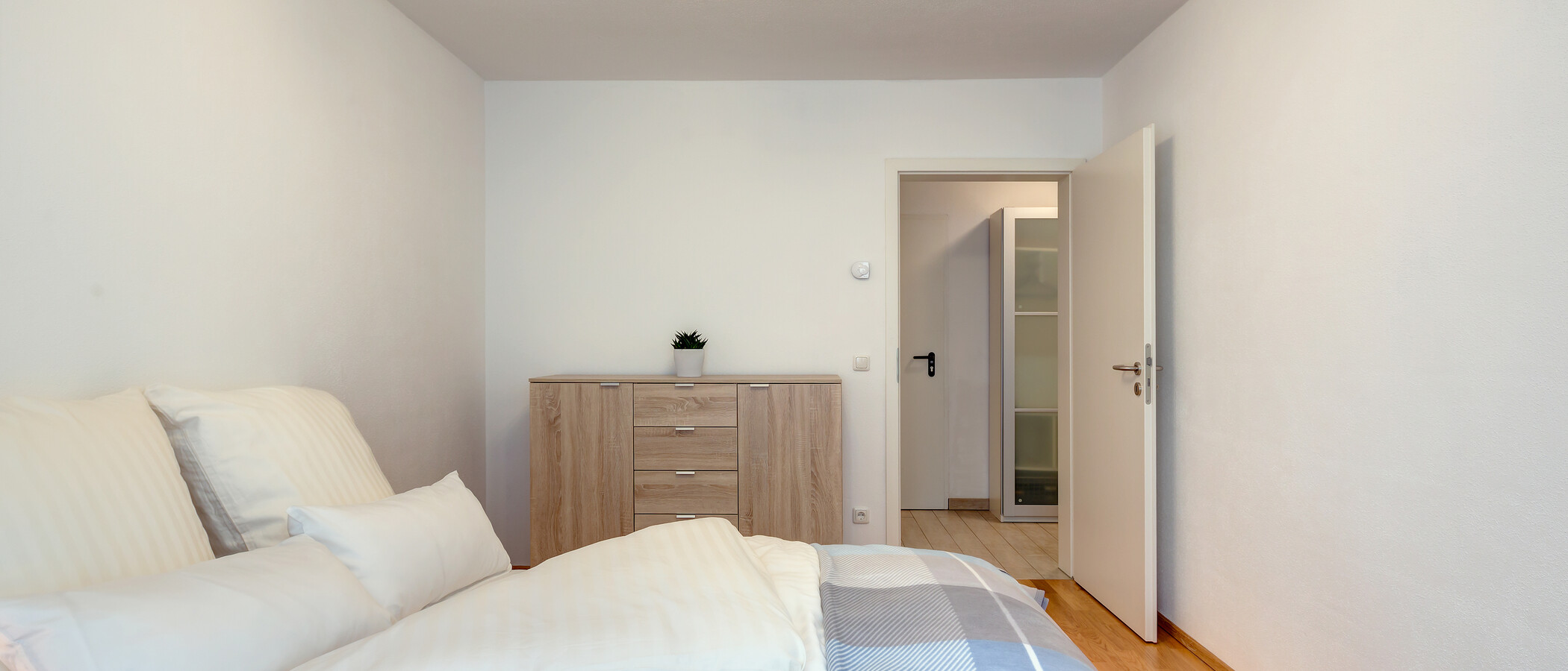 apartment with garden 	 München Forstenried 03 2. sleeping area 9703