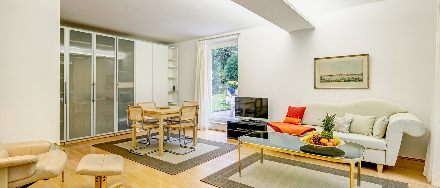 apartment with garden 	 Gauting Stockdorf 02 living room 9728