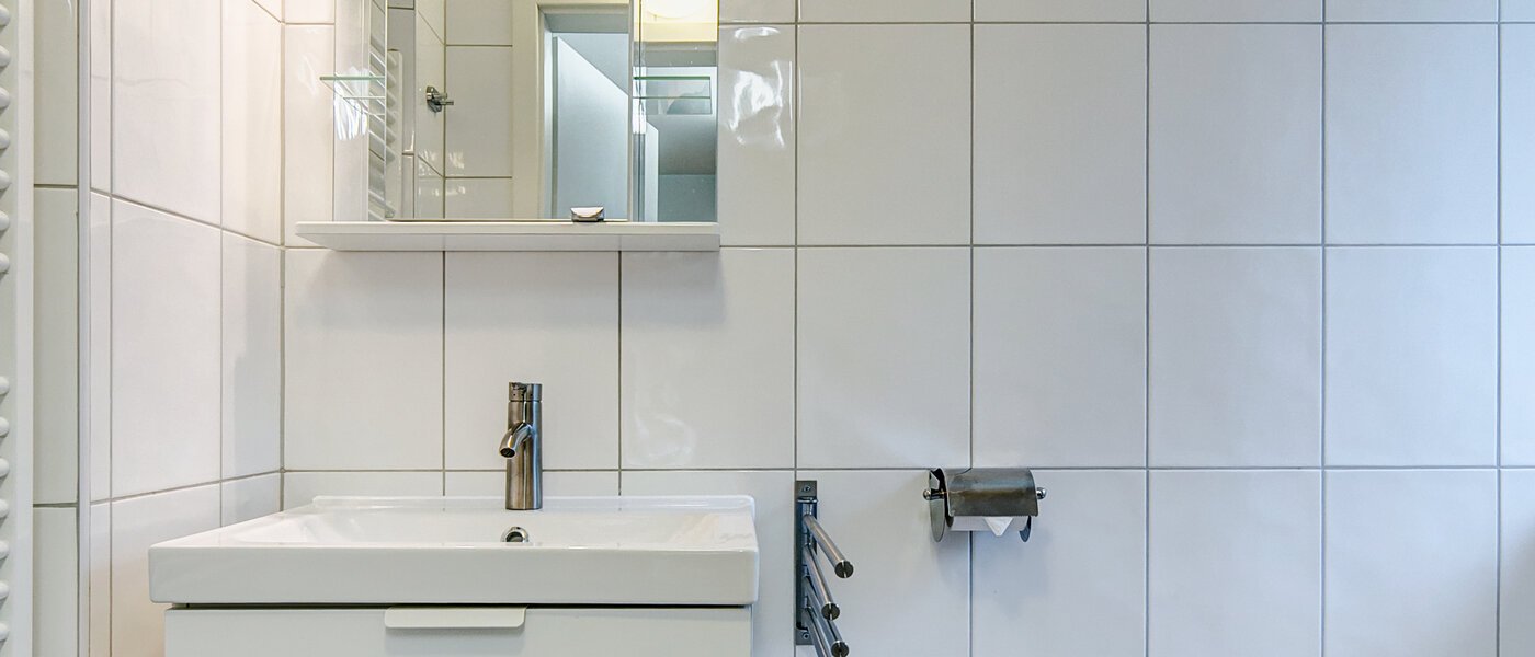 apartment with garden 	 Gauting Stockdorf 01 bathroom 9728