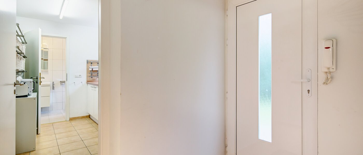 apartment with garden 	 Gauting Stockdorf 01 hall 9728