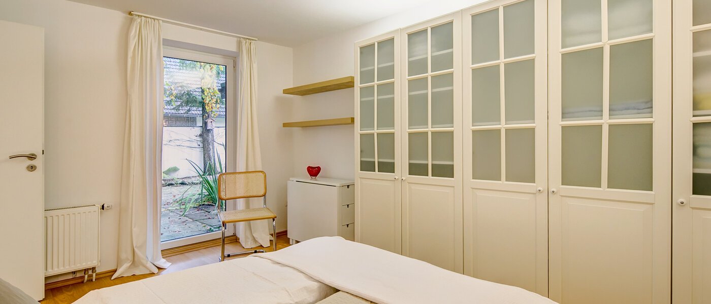 apartment with garden 	 Gauting Stockdorf 01 sleeping area 9728