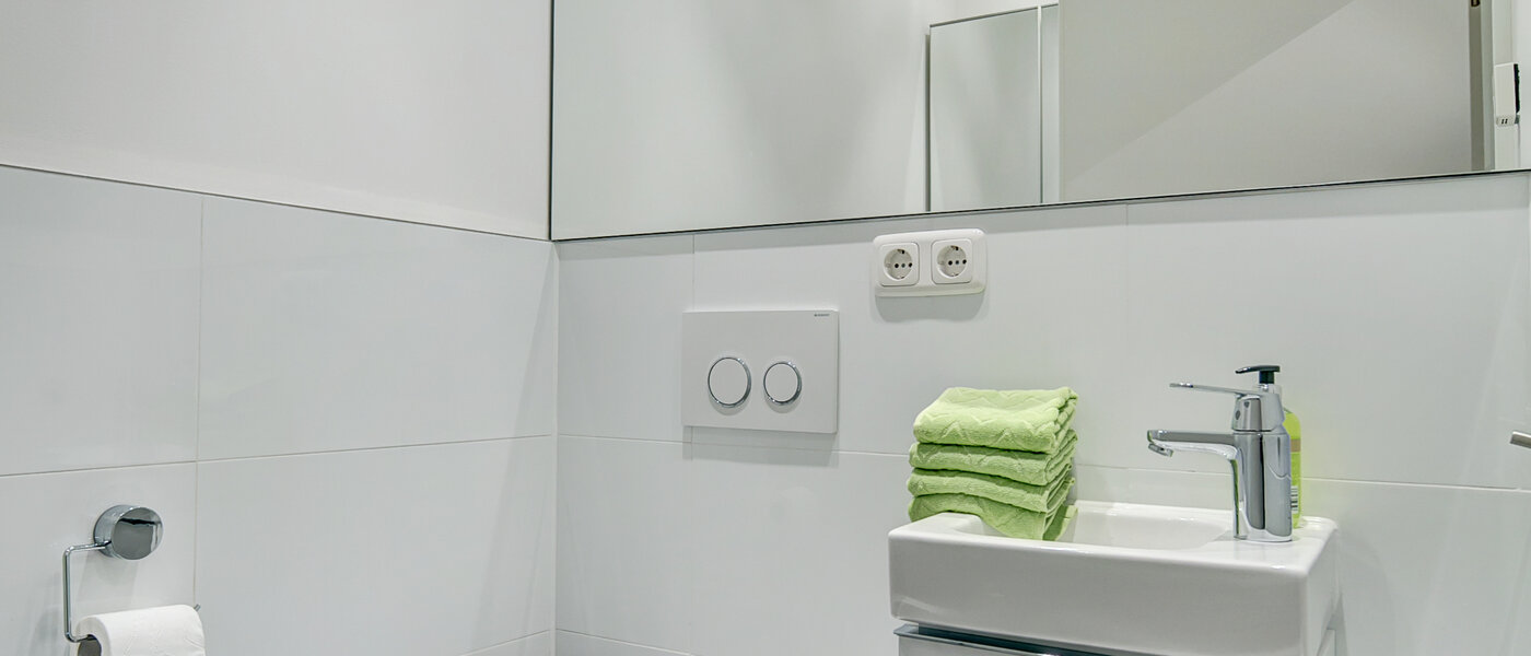 apartment München Cosimapark 01 separate toilet 9752