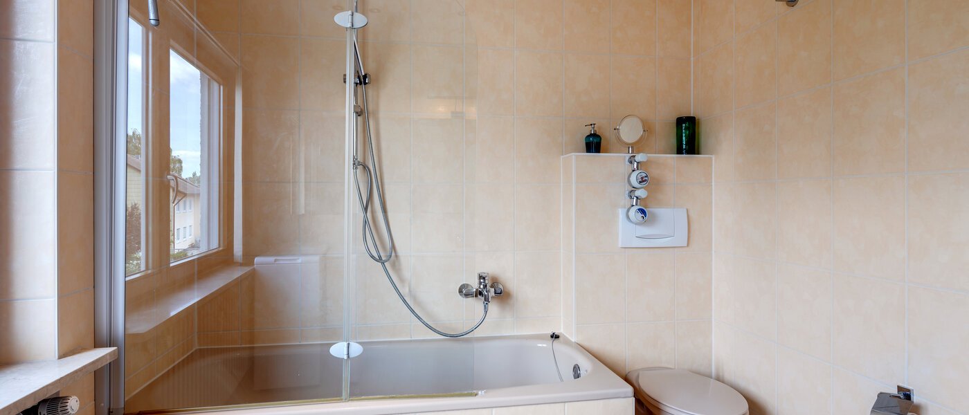 apartment München Berg am Laim 03 bathroom 9783