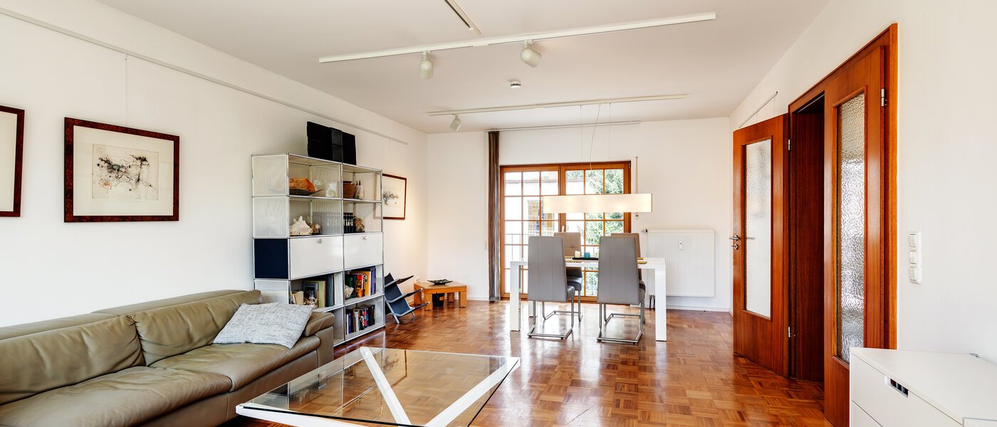 apartment München Berg am Laim 03 living area 9783