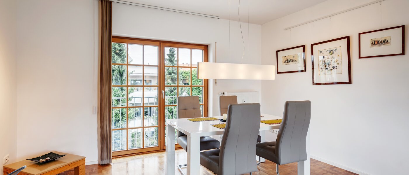 apartment München Berg am Laim 04 living area 9783