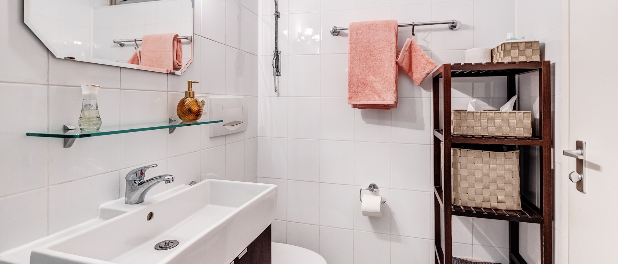 apartment München Schwabing-Nord (zw. Leopoldstraße & Englischen Garten) 03 bathroom 9789