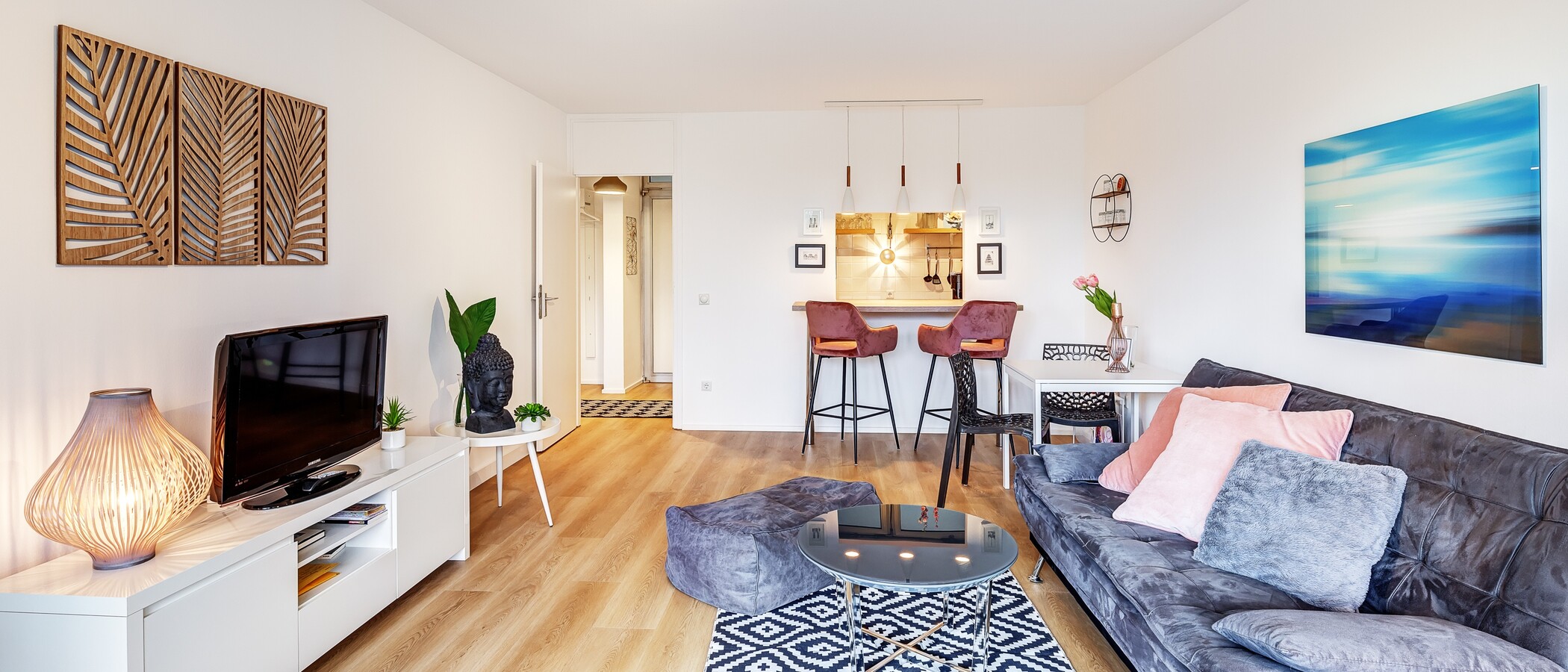 apartment München Schwabing-Nord (zw. Leopoldstraße & Englischen Garten) 01 living area 9789