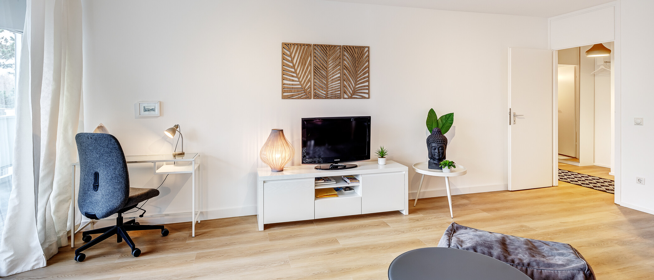apartment München Schwabing-Nord (zw. Leopoldstraße & Englischen Garten) 05 living area 9789