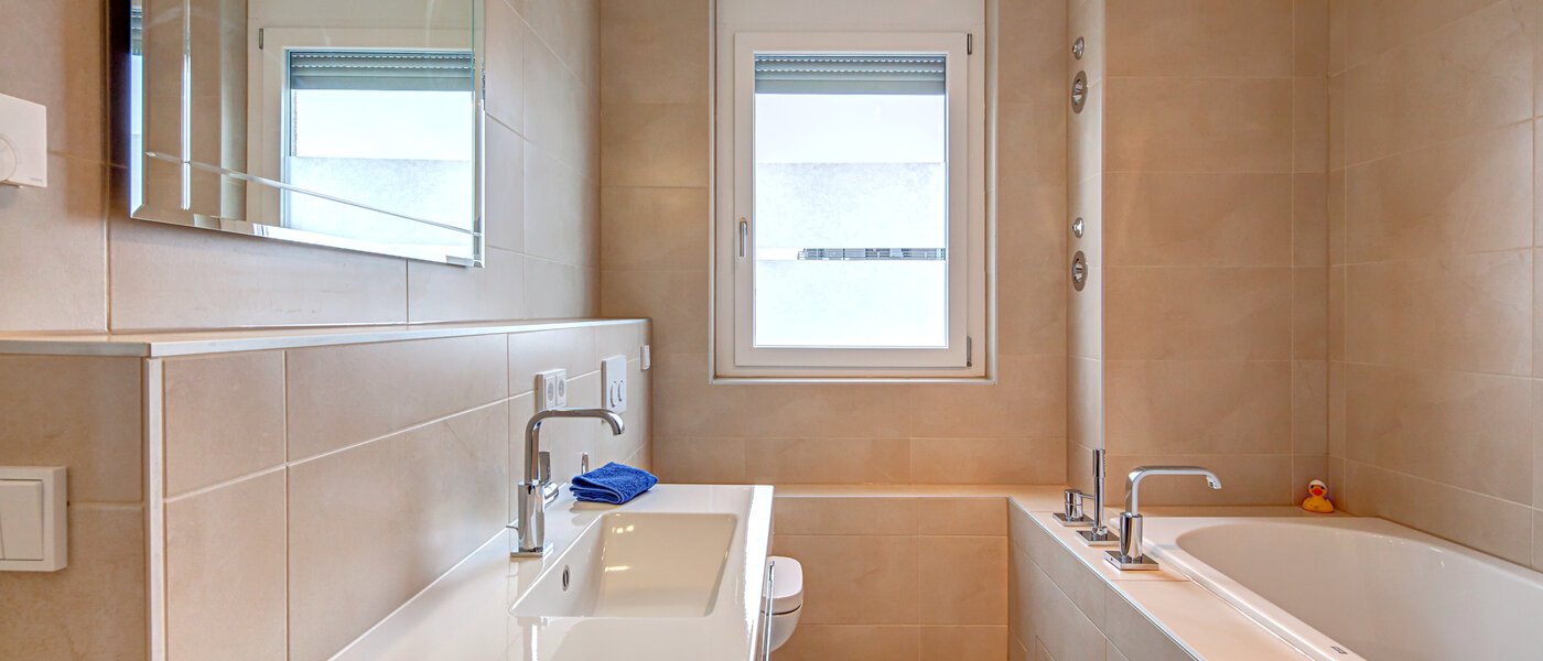 apartment München Parkstadt Schwabing 01 bathroom 9790