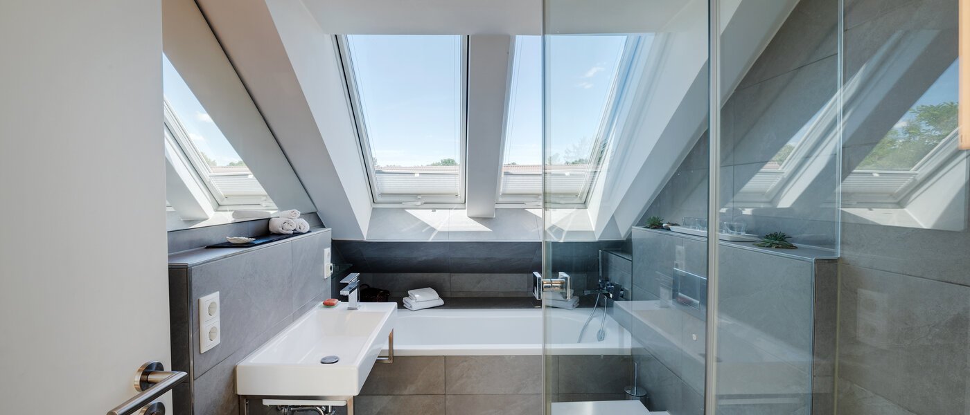 roof terrace apartment München Untermenzing 01 bathroom 9794