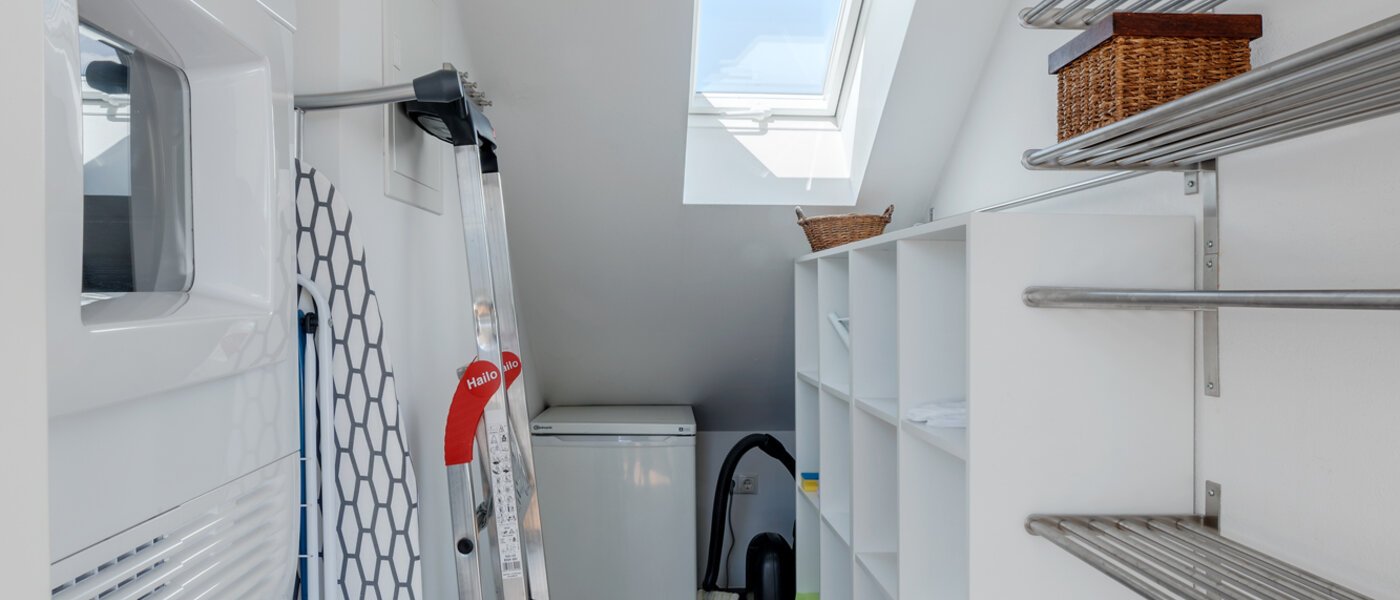 roof terrace apartment München Untermenzing 01 storage room 9794