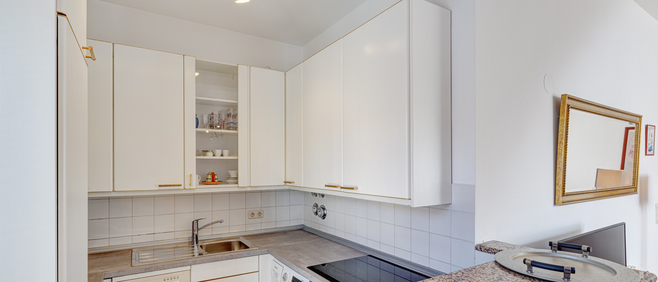 attic apartment Ottobrunn 02 kitchen 9824