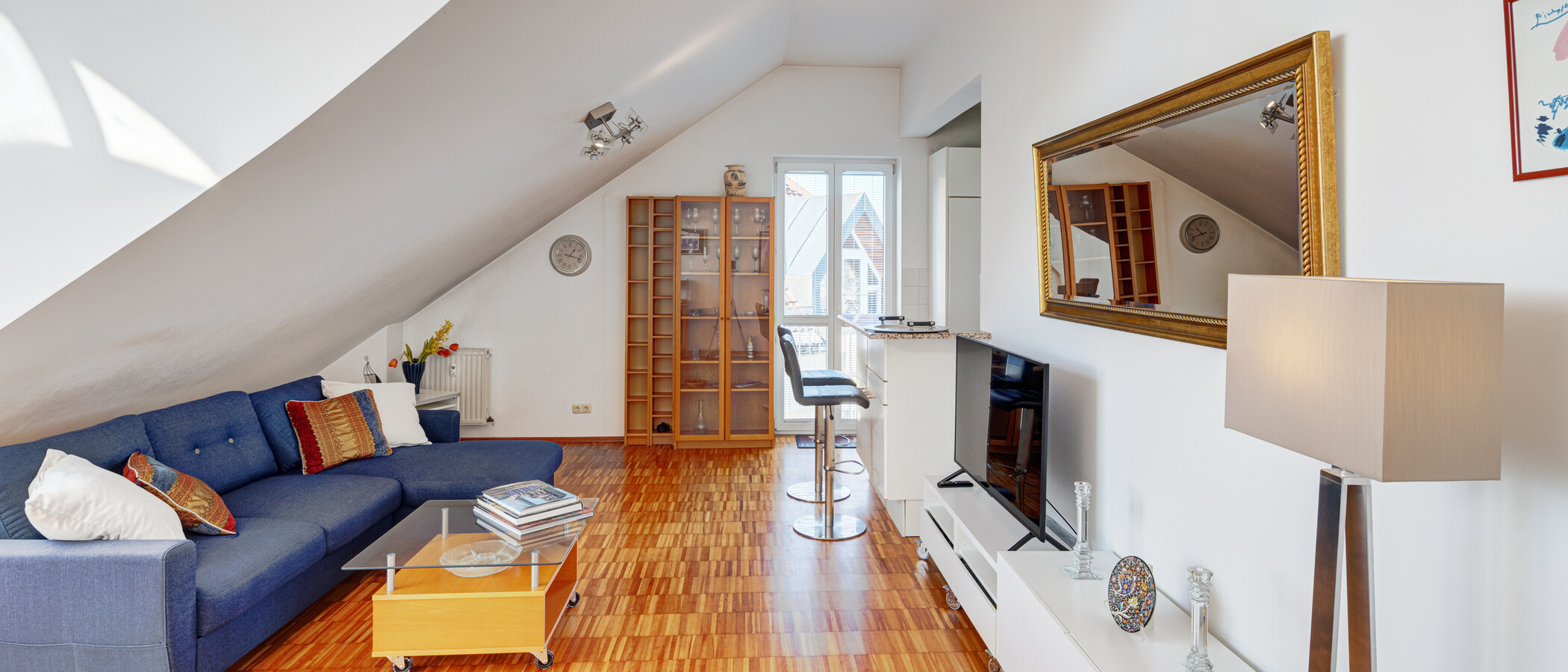 attic apartment Ottobrunn 02 living area 9824