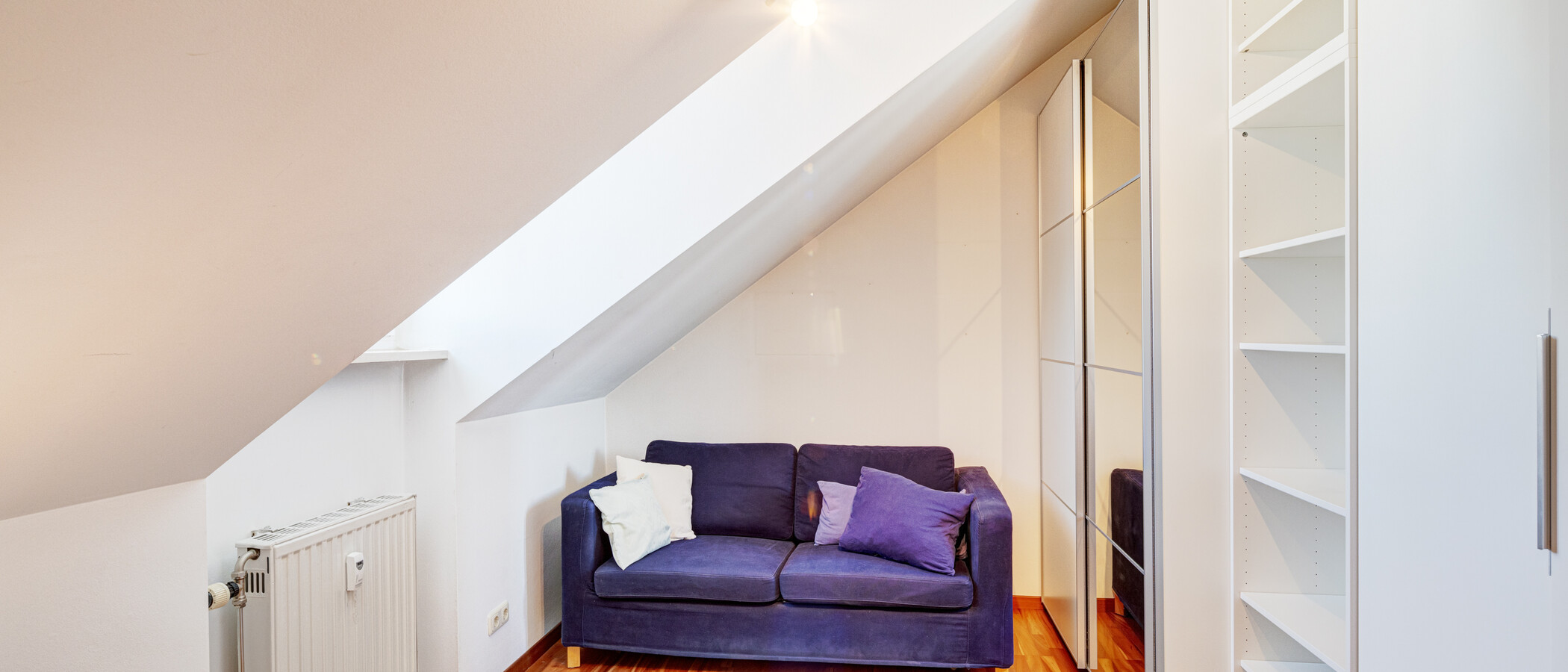 attic apartment Ottobrunn 01 Workspace/Guestroom 9824
