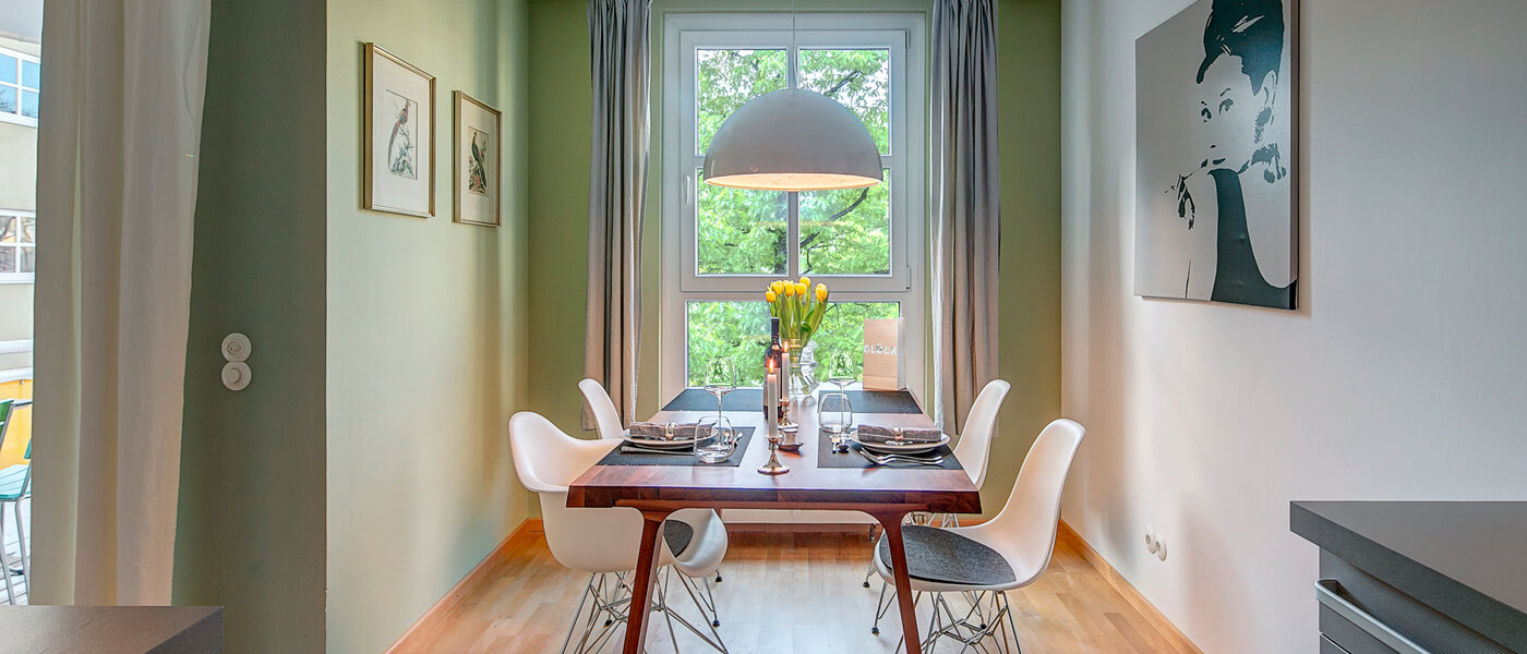 apartment München Nymphenburg-Gern 01 dining 9853