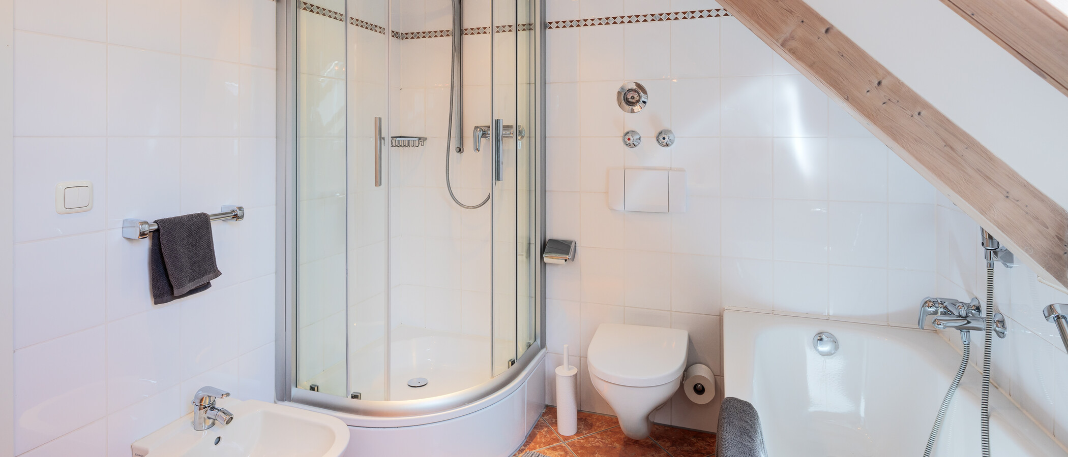 maisonette München Thalkirchen 02 bathroom 9867