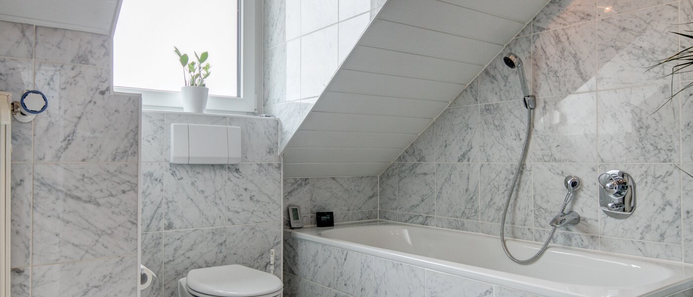 attic apartment München Thalkirchen 02 bathroom 9893