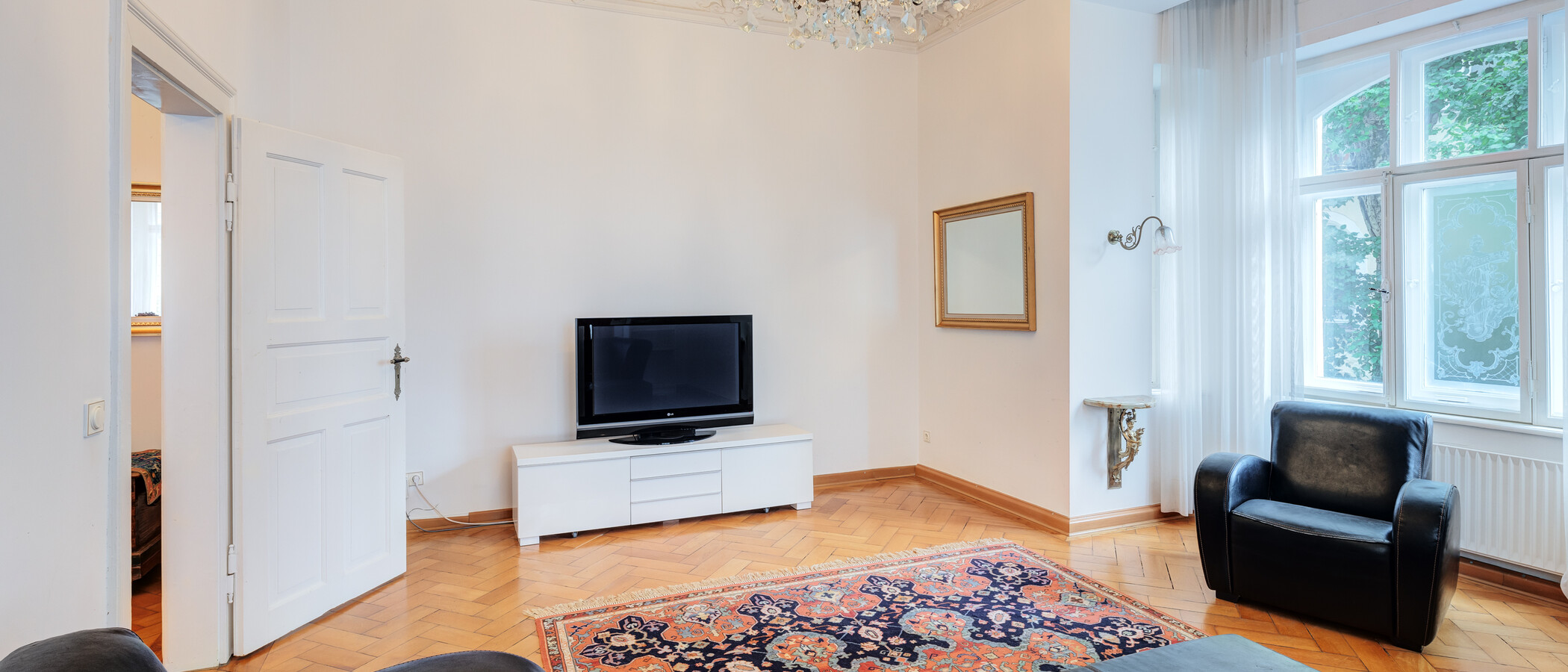 apartment München Schwabing-Nord (zw. Belgrad- & Leopoldstraße) 02 living room 9895