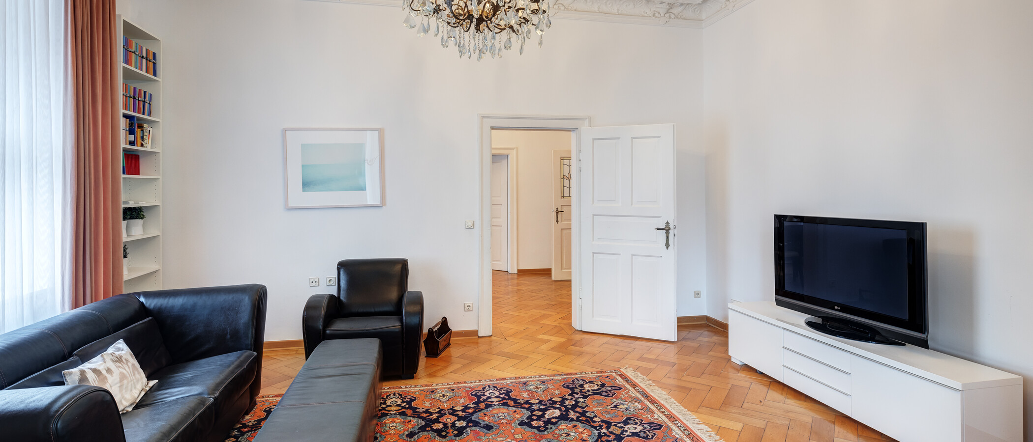 apartment München Schwabing-Nord (zw. Belgrad- & Leopoldstraße) 03 living room 9895